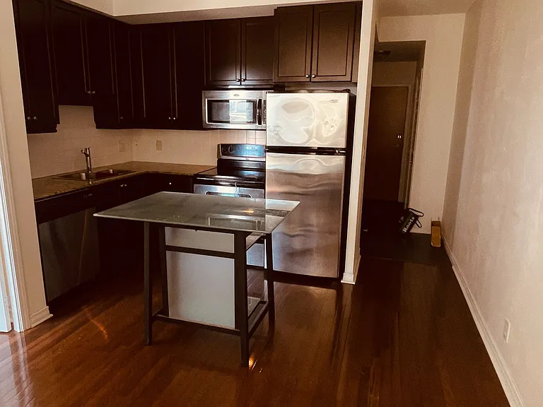 736 Spadina Ave #803 — Photo 4