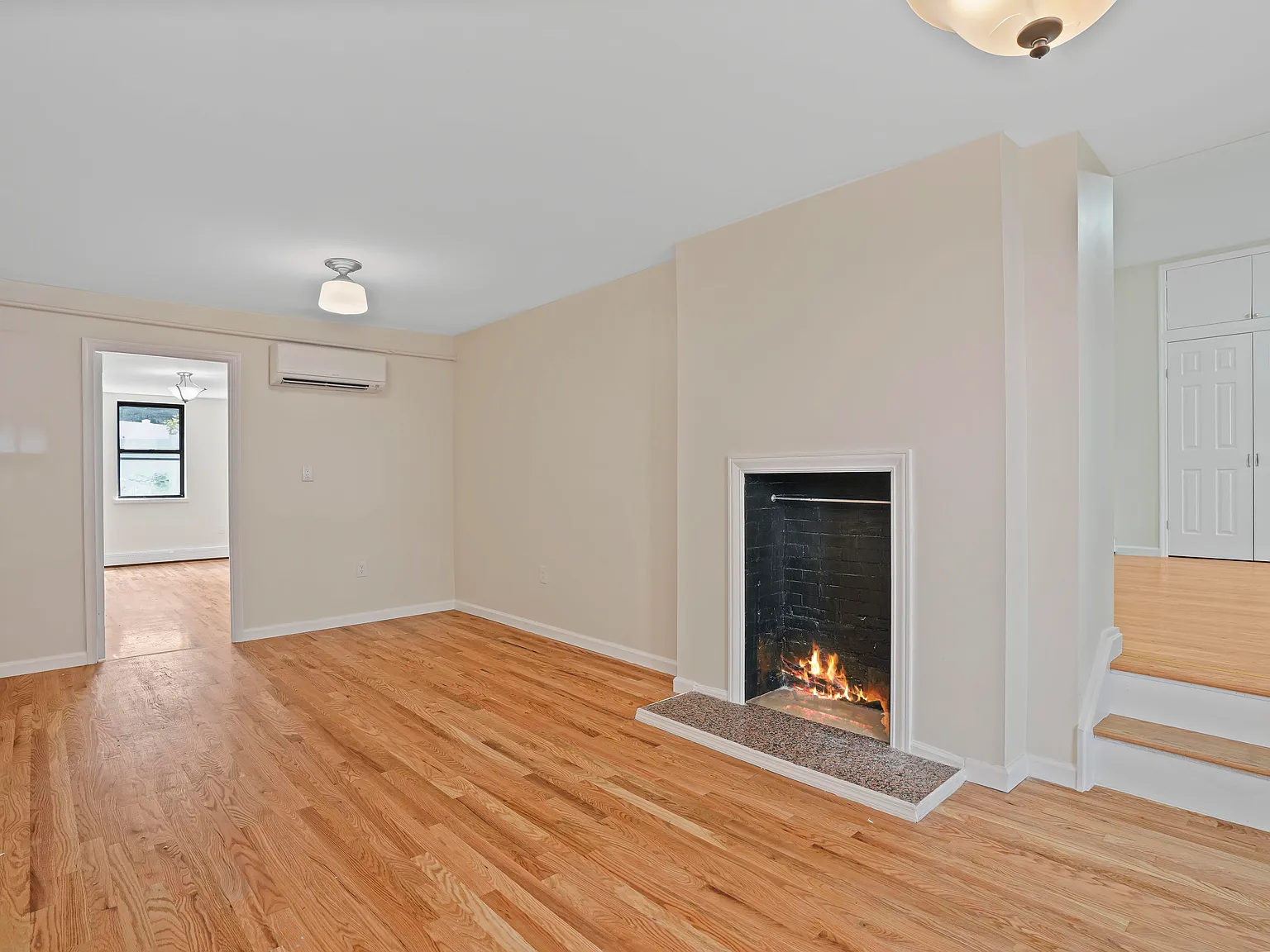 16 Russell Street — Photo 3