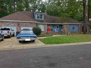 638 Cliffview Dr, Brandon, MS 39047