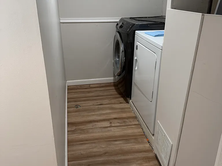 309 SW Shamrock Pl — Photo 2