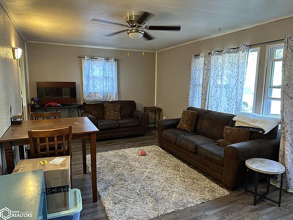 2nd image of 102 Lynwood Ave
