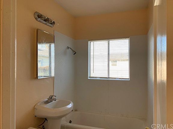5th image of 3429 Douglas St #A