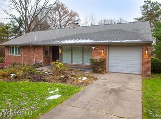 4096 Chestnut Hill Dr, Troy, MI