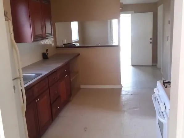 1526 S Elmendorf St, San Antonio, TX 78207