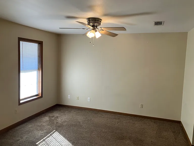 937 N Chester St — Photo 3