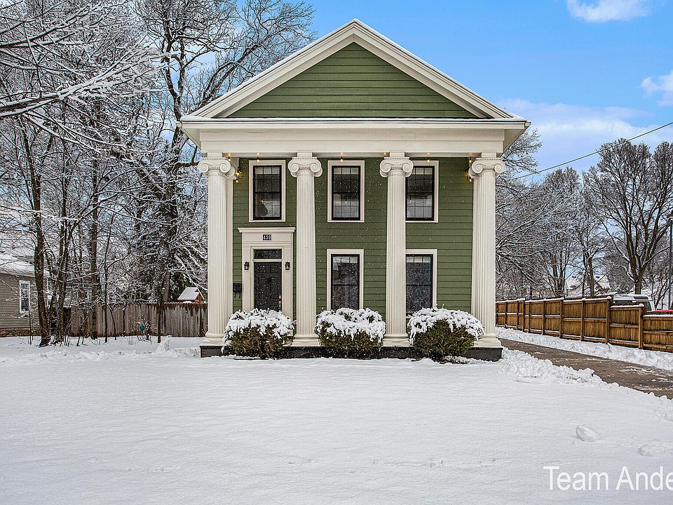 1st image of 439 Lyon St NE