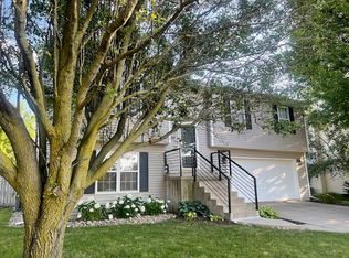 2805 Clearwater Ave, Bloomington, IL 61704