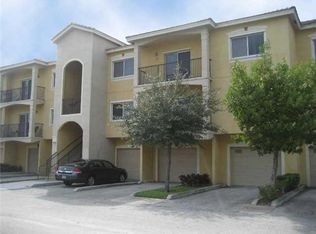 340 Crestwood Cir APT 303, Royal Palm Beach, FL 33411