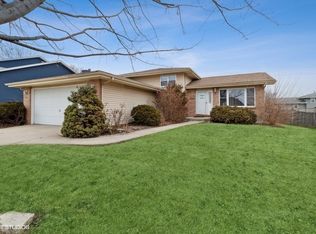 1936 William Dr, Crest Hill, IL 60403