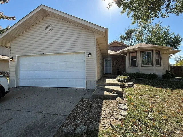 2650 W Buena Vista St