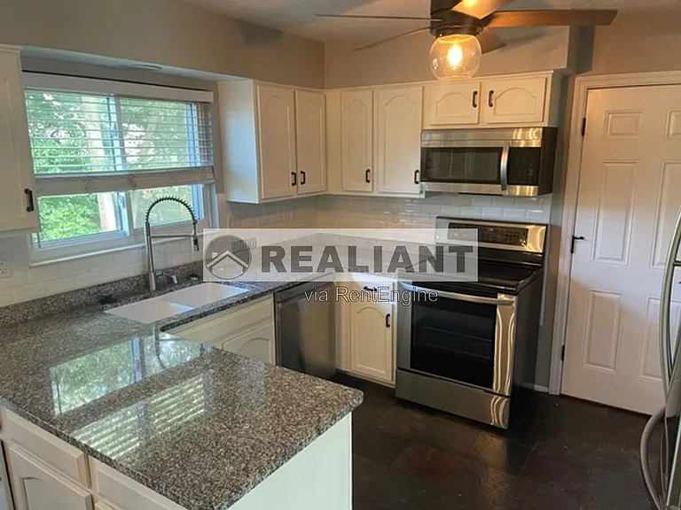 1778 Promontory Dr — Photo 12