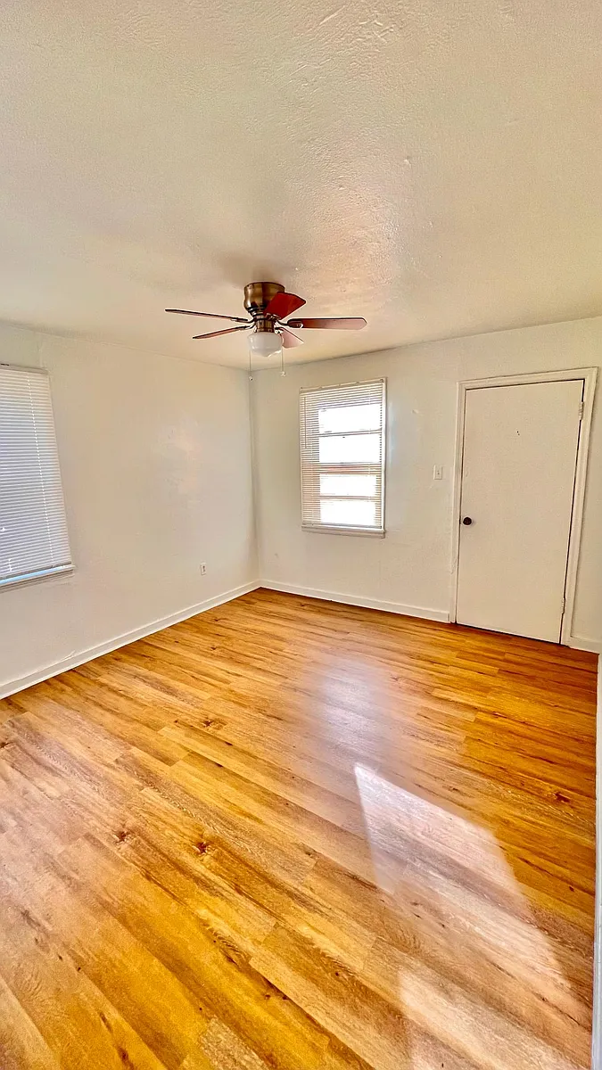 Building Photo - 950 Willoughby St #3