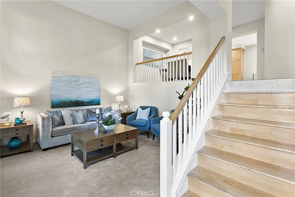 2 bed, 2.5 bath, 1455 sqft, $4,000 — Photo 3