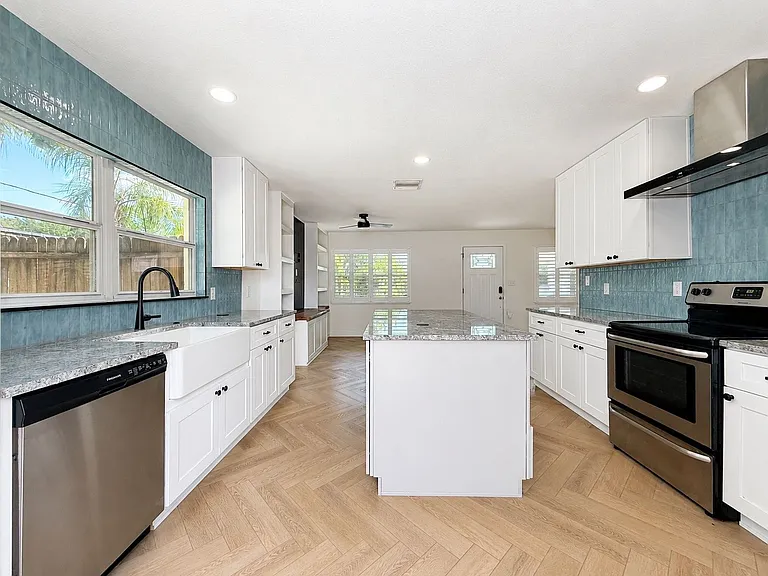 4305 W Bay Ave — Photo 7