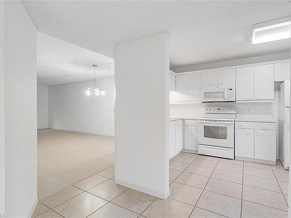 4th image of 7761 Jewel LN #103