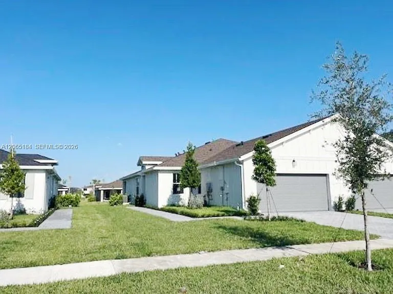 1375 Tangled Orchard Trce — Photo 2