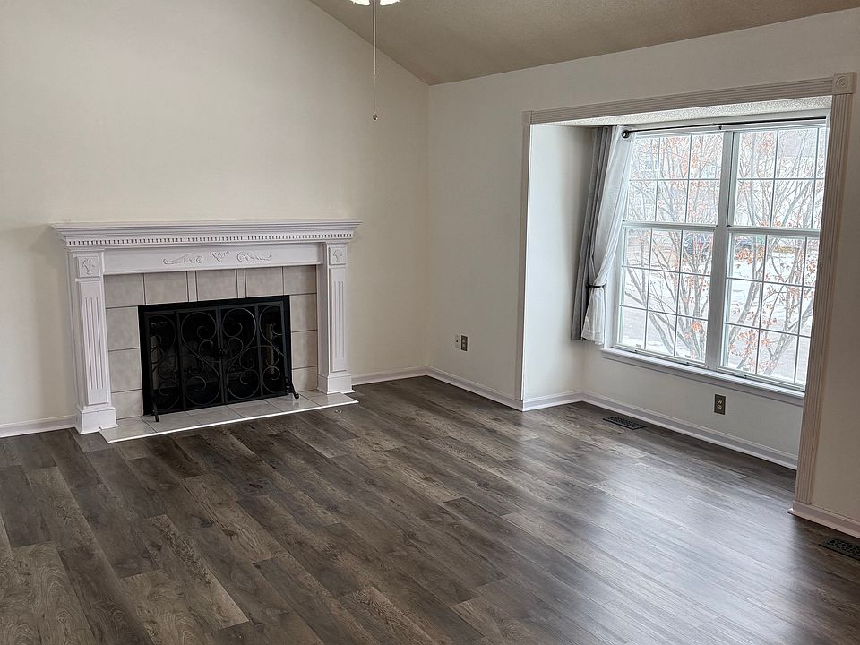 1st image of 1224 NE Grand Ave