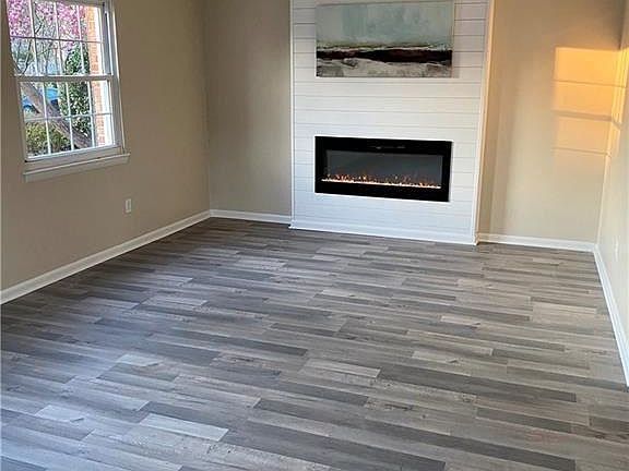3rd image of 700 Cambridge Dr