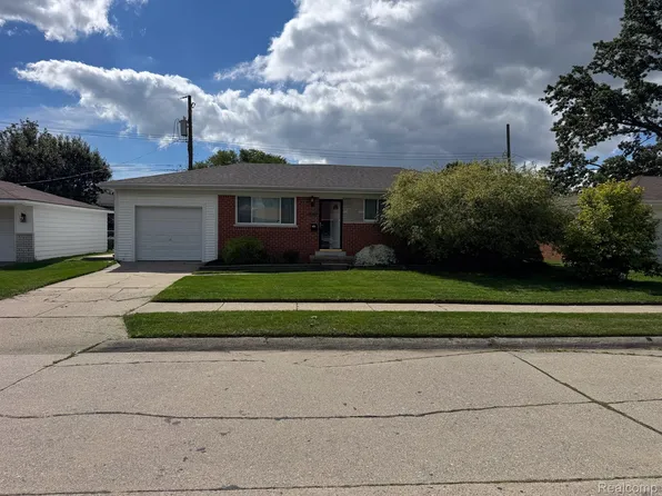 23342 Shoreview St, Saint Clair Shores, MI 48082