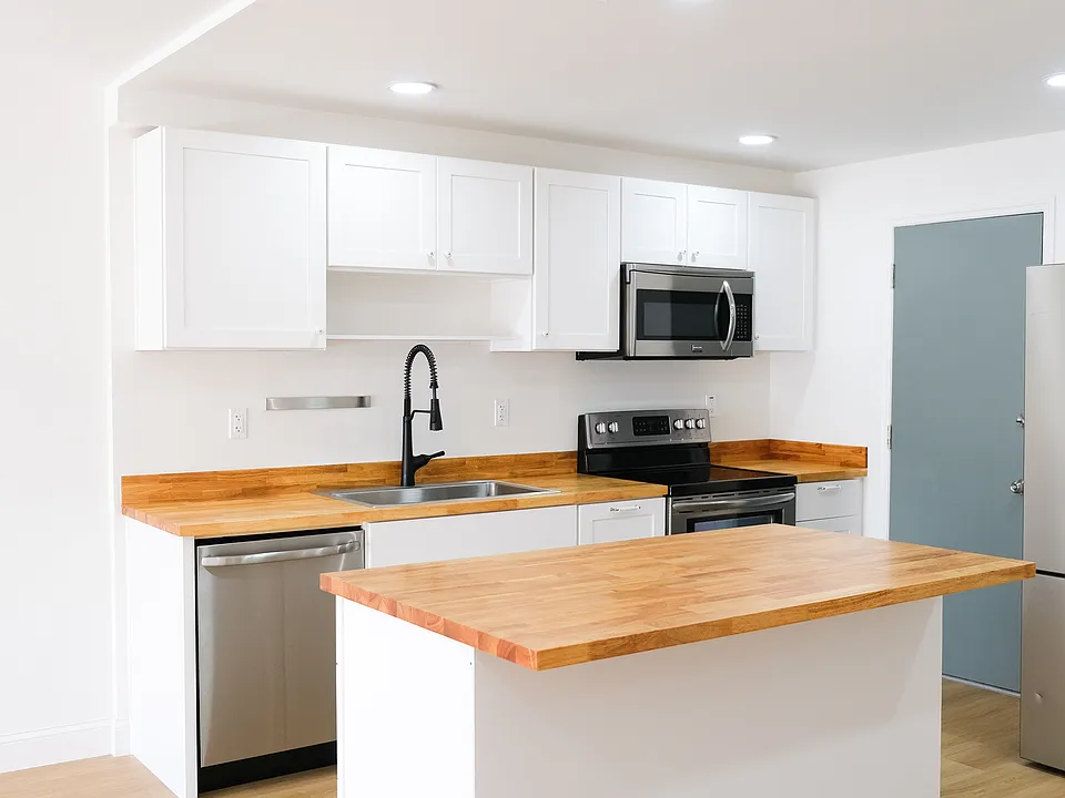 16701 NE 14th Ave #109