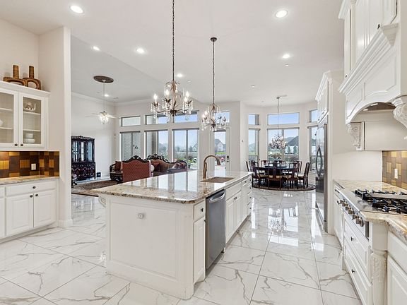 4th image of 5302 Berwick Ln