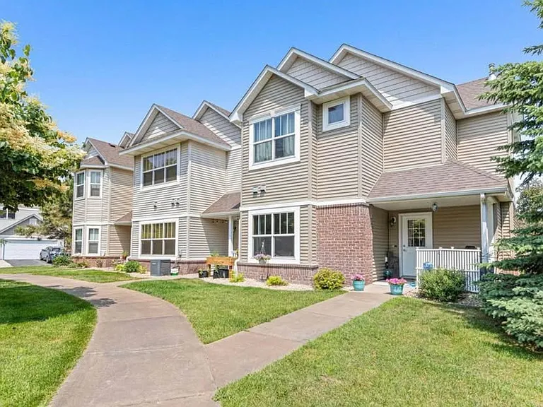 12222 Waconia St NE #B — Photo 3
