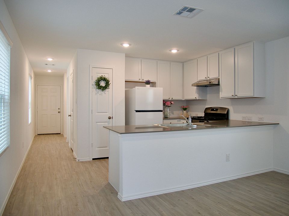 1st image of 7627 Chancery Gate