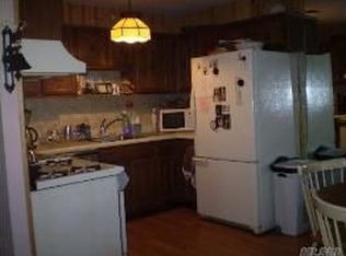 613 Lake Ct, Middle Island, NY 11953