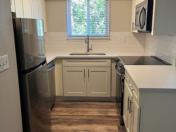 5th image of 6027 Metcalf Ln APT 4A