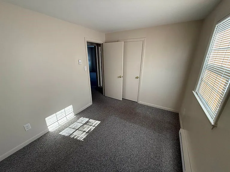 2 Grand Ave — Photo 4
