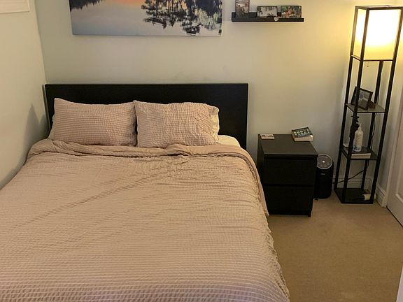 3rd image of 2220 N Sedgwick St APT 103