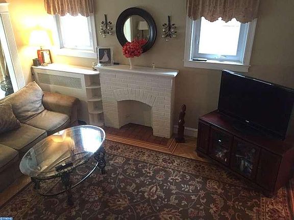 4th image of 3222 Stanwood St