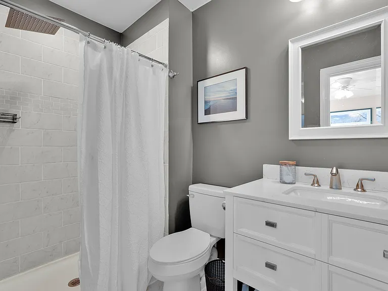 510 Center Dr E — Photo 17