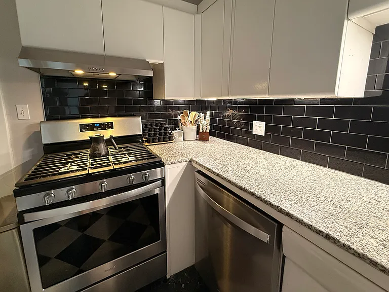 19 Claremont Ave #2 — Photo 28