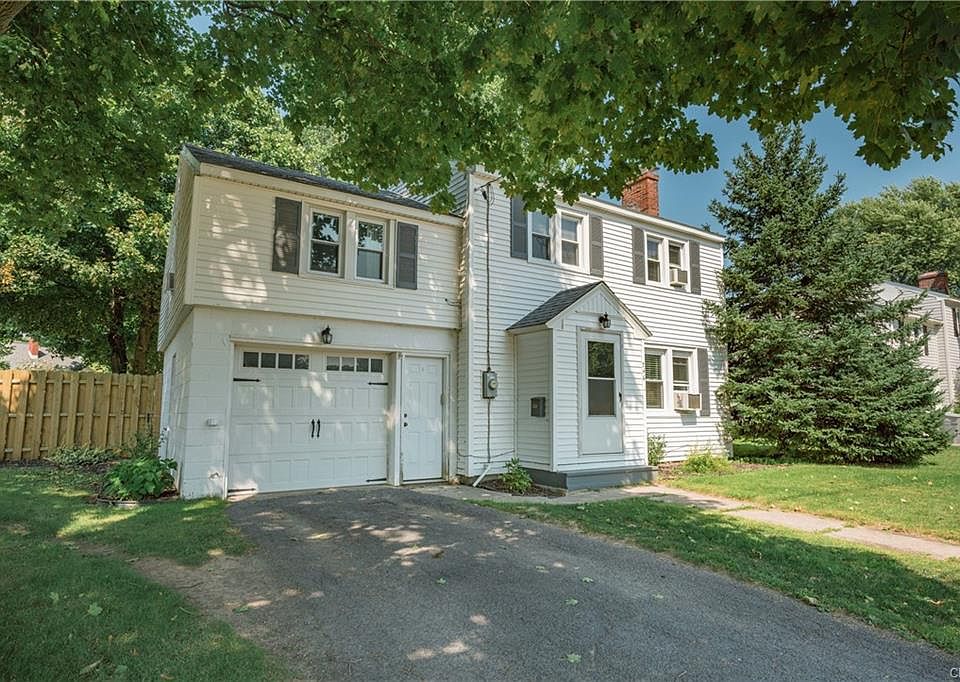 1st image of 746 Knickerbocker Dr