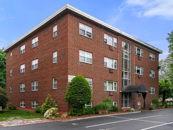 225 Baker St APT 24, West Roxbury, MA 02132