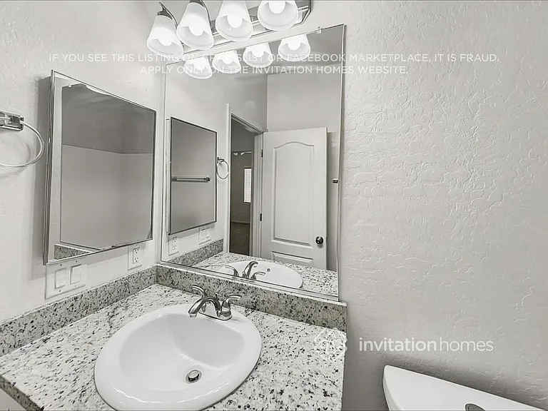 10821 W Madison St — Photo 15