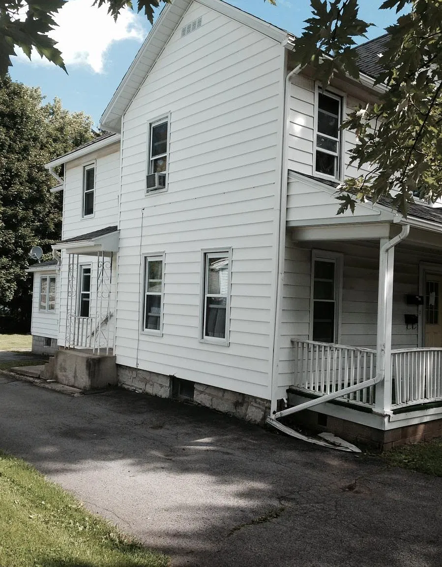 2 bed, 900 sqft, $1,300 — Photo 2