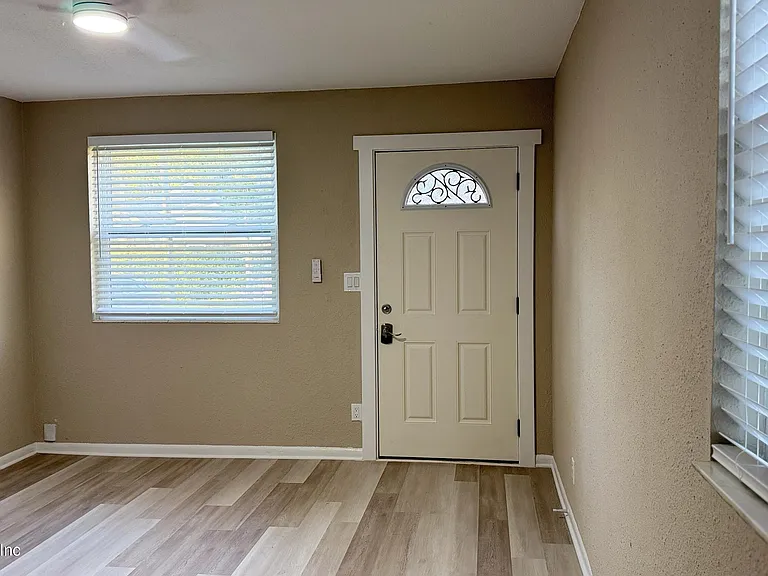 696 Kestner Rd — Photo 5