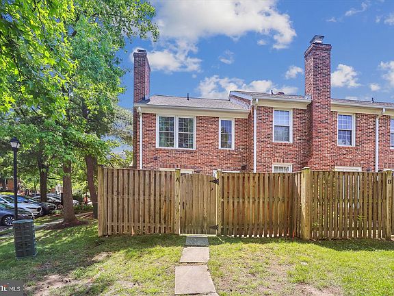 2nd image of 2510 S Arlington Mill Dr #1