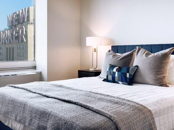 315 West 33rd Street image 4 of 19