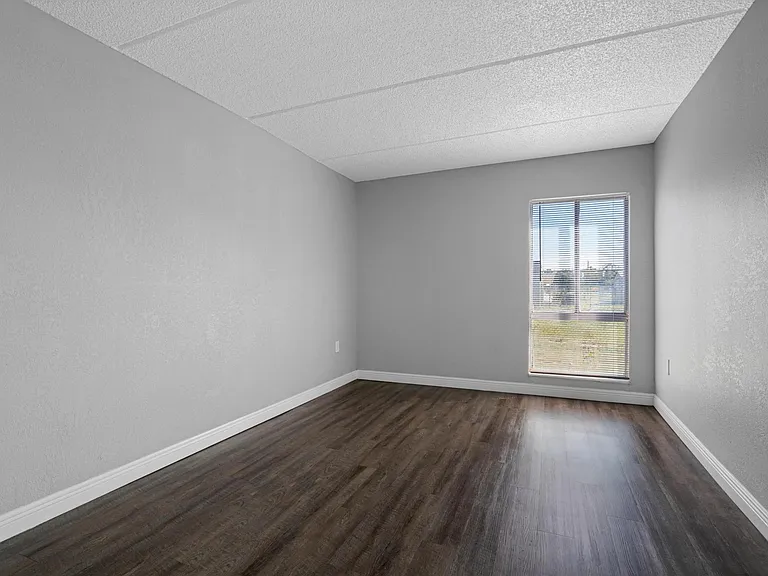 Palm Square Homes — Photo 16