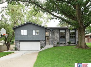 1000 Cobblestone Dr, Lincoln, NE 68510