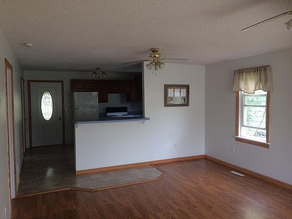 3rd image of 1605 W 6th Ave