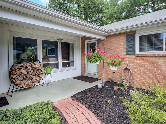 2nd image of 569 Pine Top Dr