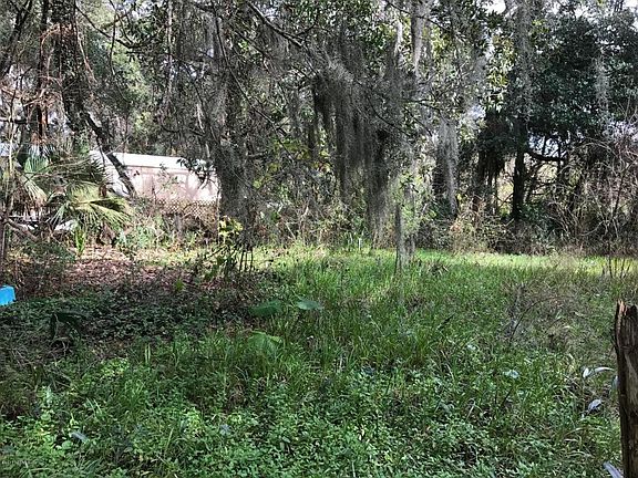 4th image of 2819 Oleander Dr
