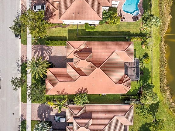 2nd image of 11575 NW 79th Manor