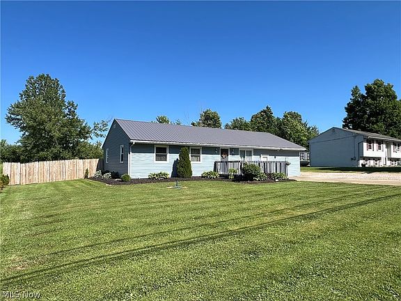 2nd image of 4686 Knickerbocker Cir