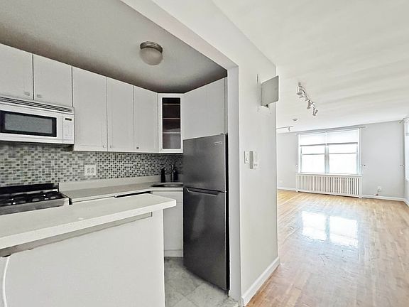 5th image of 50-15 39th St #5P