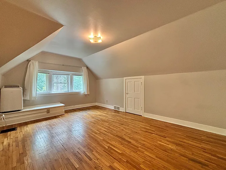 176 S Chestnut St #8 — Photo 5